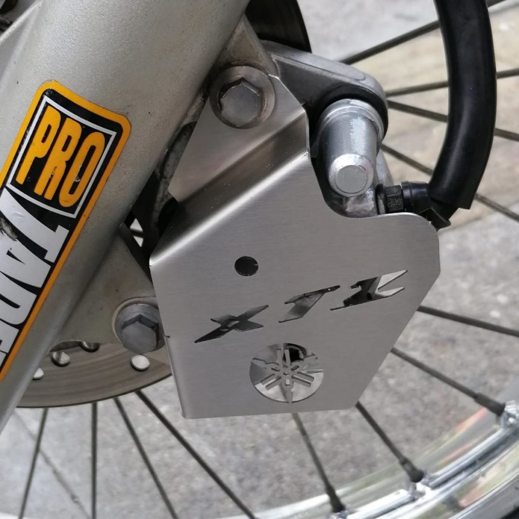 MotopoliS Crash Pads Für MT125 & XSR125 - Sturzpads Motorradschutz 2020+