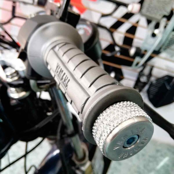 Manillares para Yamaha FZ2.0 y FZ 250 instalado