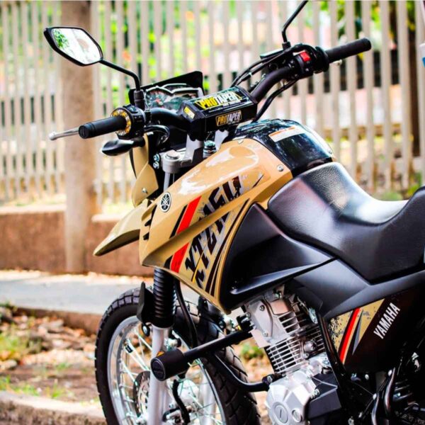 Manubrio protaper grueso para Yamaha FZ2.0 y FZ 250 instalado