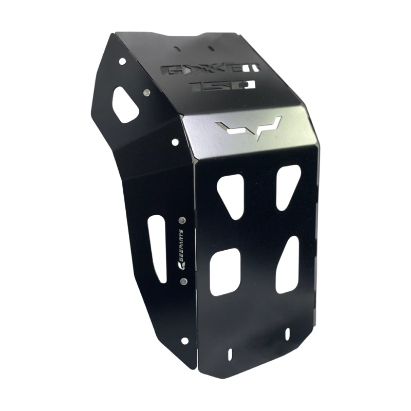 Pechera para Suzuki Gixxer 150 negra – Cubre Cárter y Protector de Motor lateral Pechera para Suzuki Gixxer 150 negra – Cubre Cárter y Protector de Motor lateral